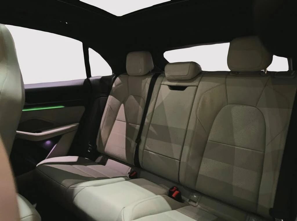 Porsche Macan 2.0Т * 4х4 * 14677км * АвтоКредит* (ЦЕНА ДО БГ), снимка 16 - Автомобили и джипове - 54149680