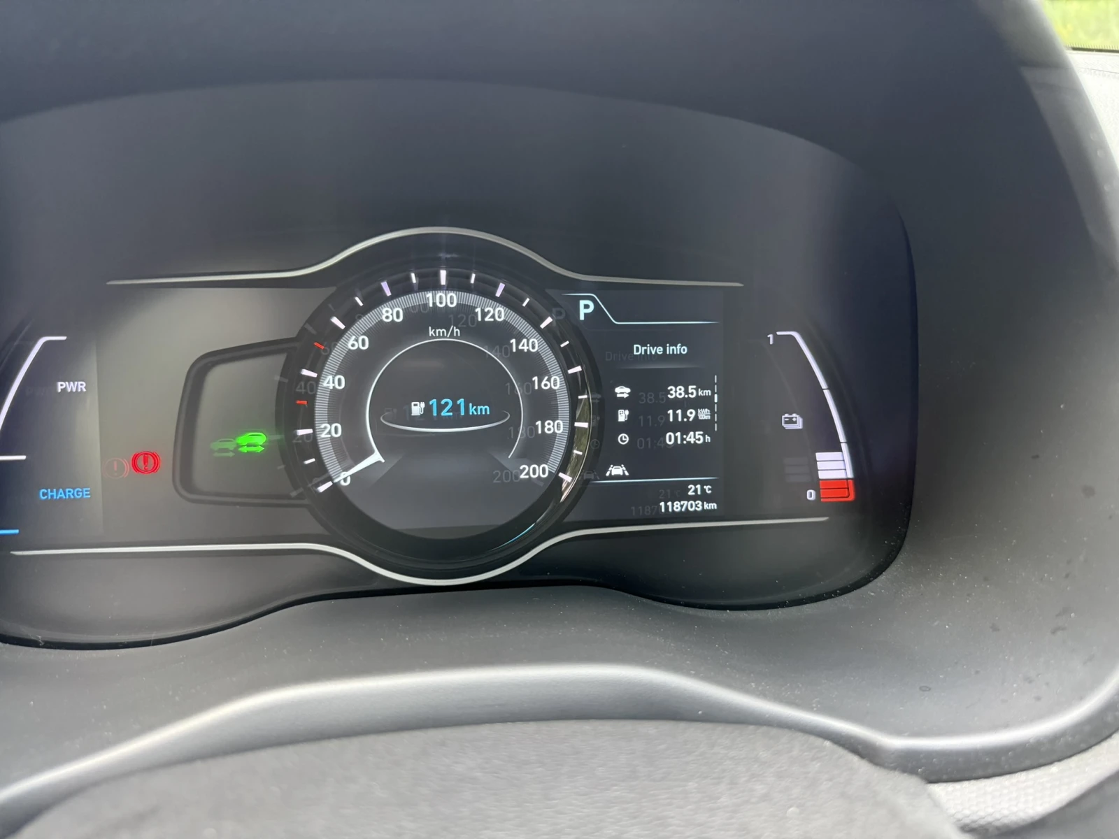 Hyundai Kona  SOH 100%/64KW/Blue Link/Термопомпа, снимка 8 - Автомобили и джипове - 54603597