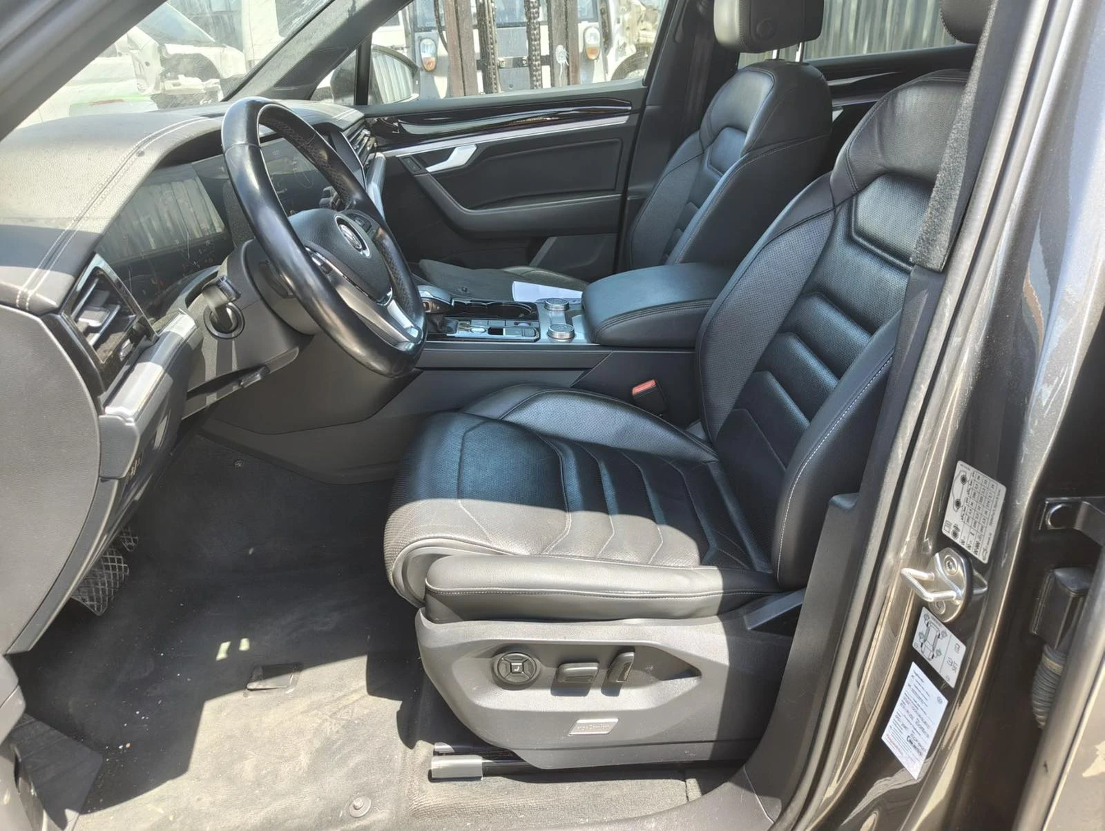 VW Touareg VW Touareg 3.0TDI/R-LINE/, снимка 9 - Автомобили и джипове - 54946220
