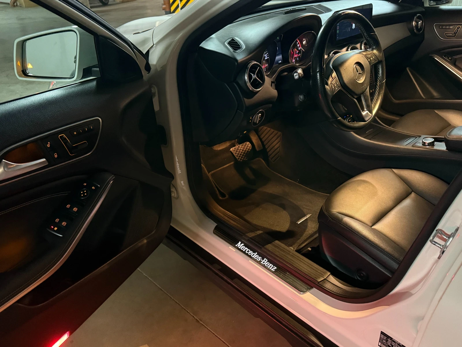 Mercedes-Benz GLA 250 4Matic | Carplay | Pano| Cam| Blind Sp| Distronic, снимка 8 - Автомобили и джипове - 55052508