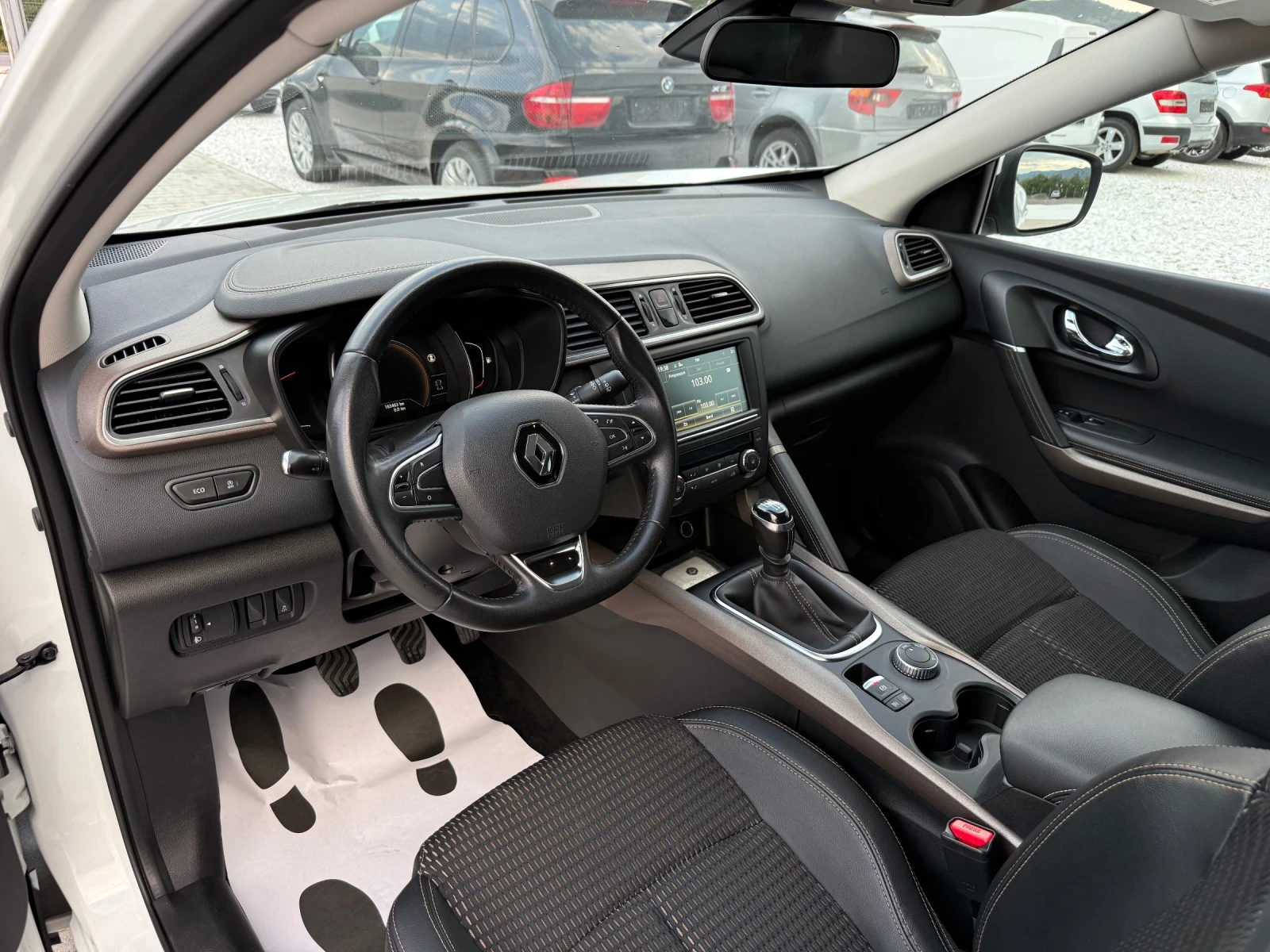 Renault Kadjar 1.6DCI NAVI CAMERA 4x4, снимка 9 - Автомобили и джипове - 55332911