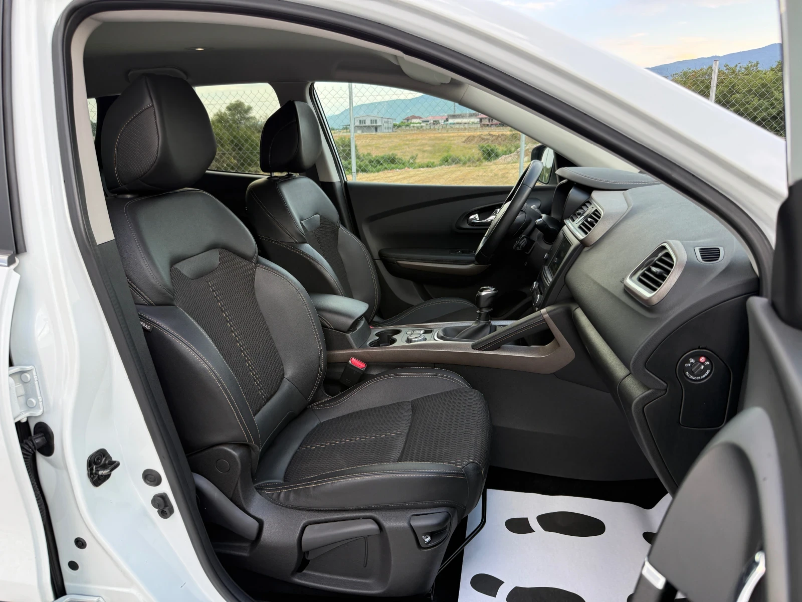 Renault Kadjar 1.6DCI NAVI CAMERA 4x4, снимка 13 - Автомобили и джипове - 55332911