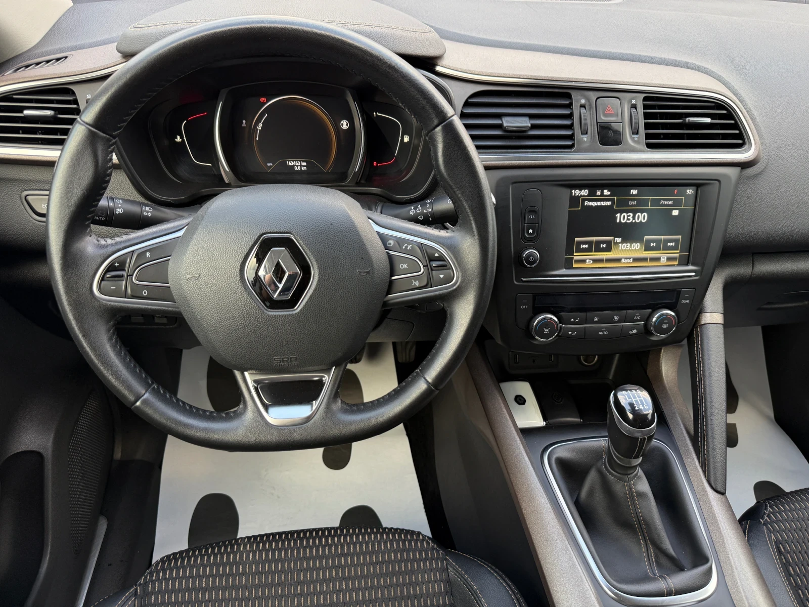 Renault Kadjar 1.6DCI NAVI CAMERA 4x4, снимка 16 - Автомобили и джипове - 55332911