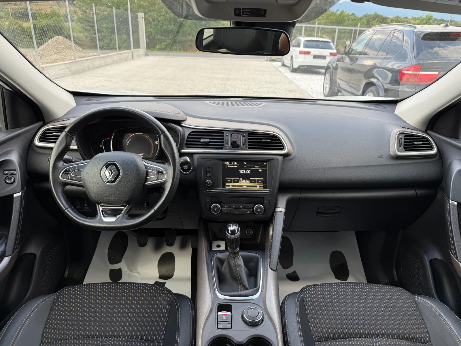 Renault Kadjar 1.6DCI NAVI CAMERA 4x4, снимка 14 - Автомобили и джипове - 55332911