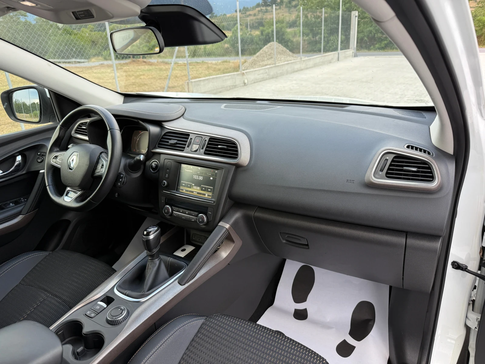 Renault Kadjar 1.6DCI NAVI CAMERA 4x4, снимка 12 - Автомобили и джипове - 55332911