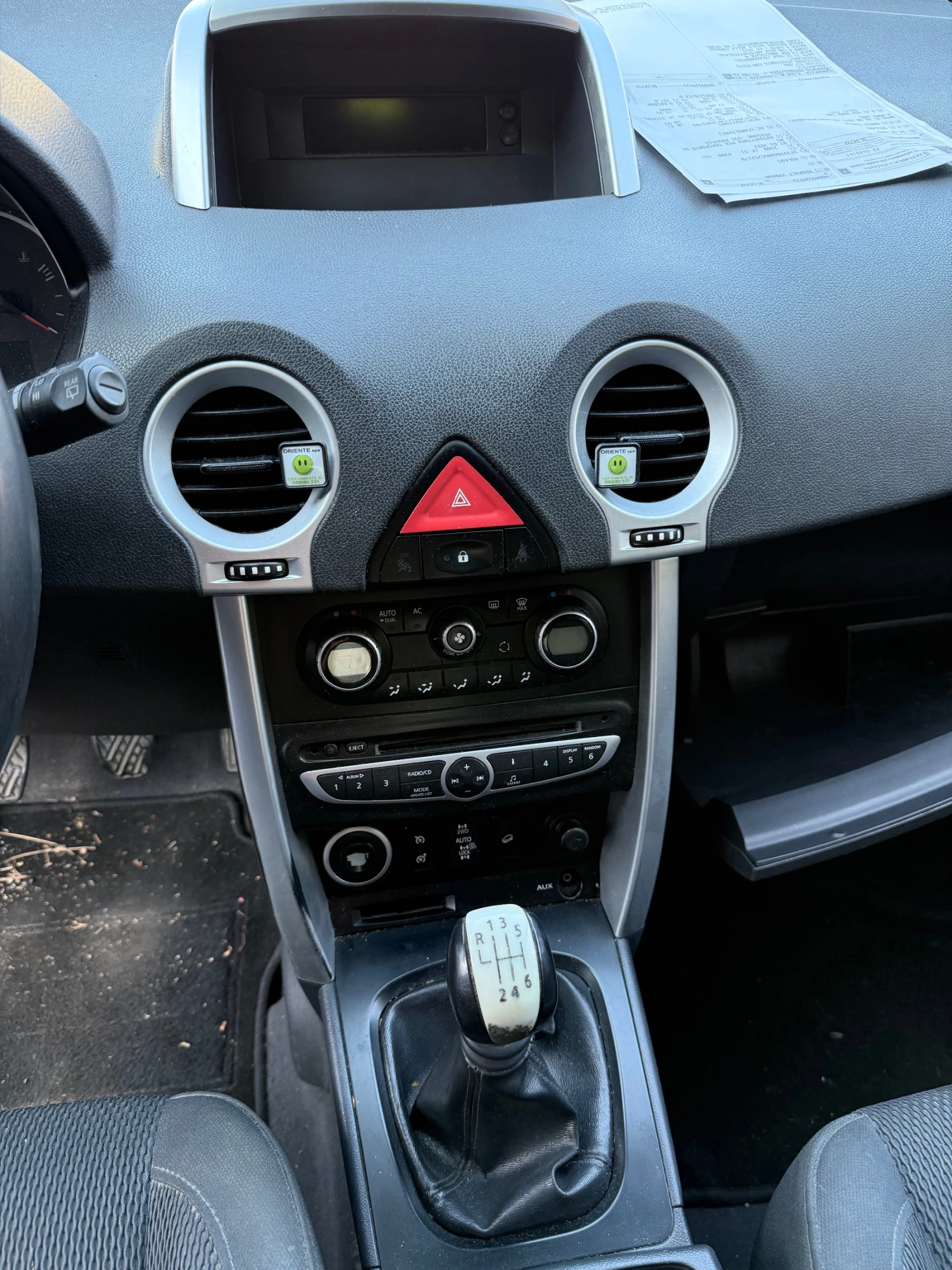 Renault Koleos 2.0 150 кс 4х4, снимка 7 - Автомобили и джипове - 56230741