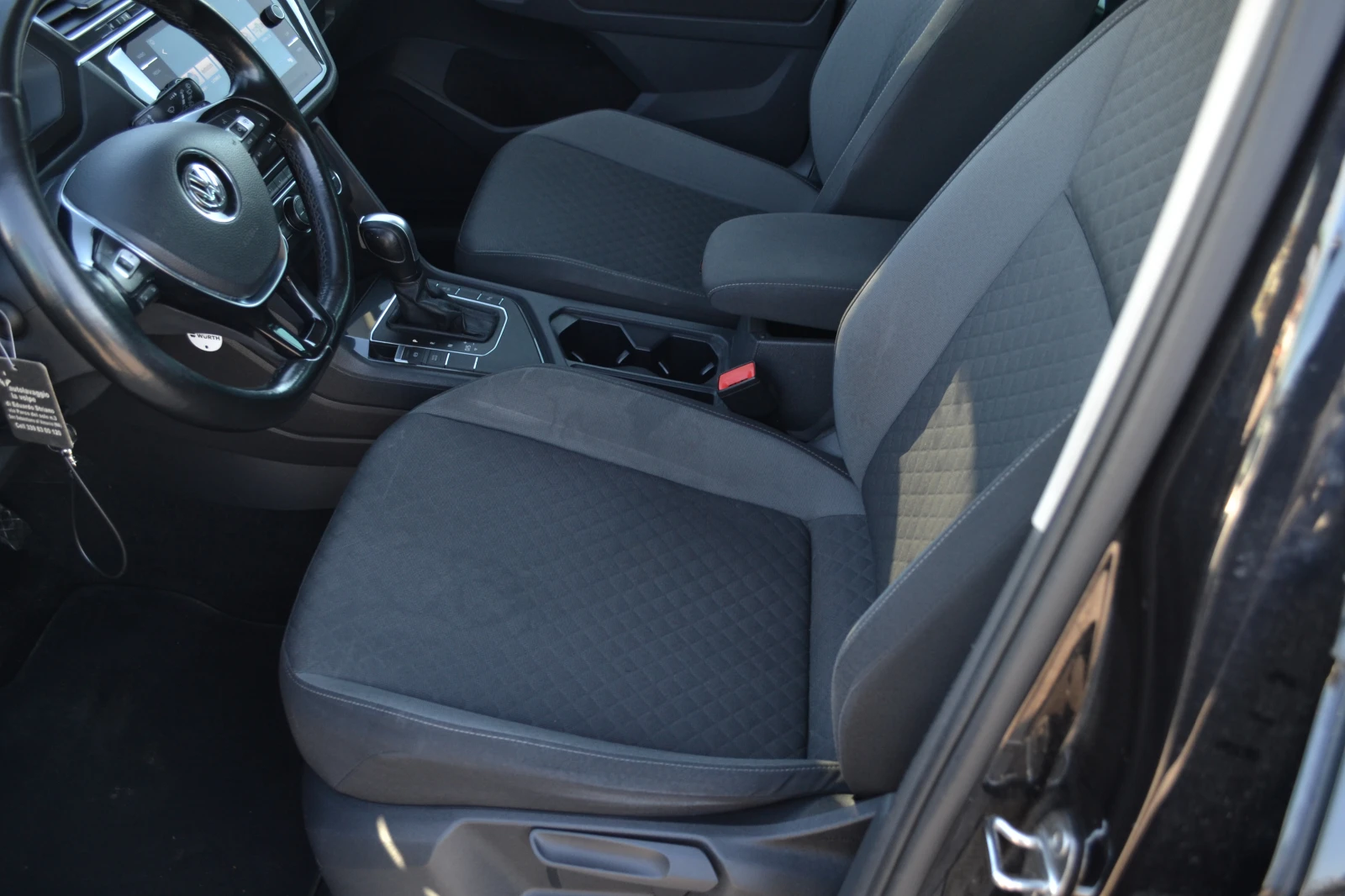 VW Tiguan 2.0TDI-AVTOMAT, снимка 8 - Автомобили и джипове - 56314801
