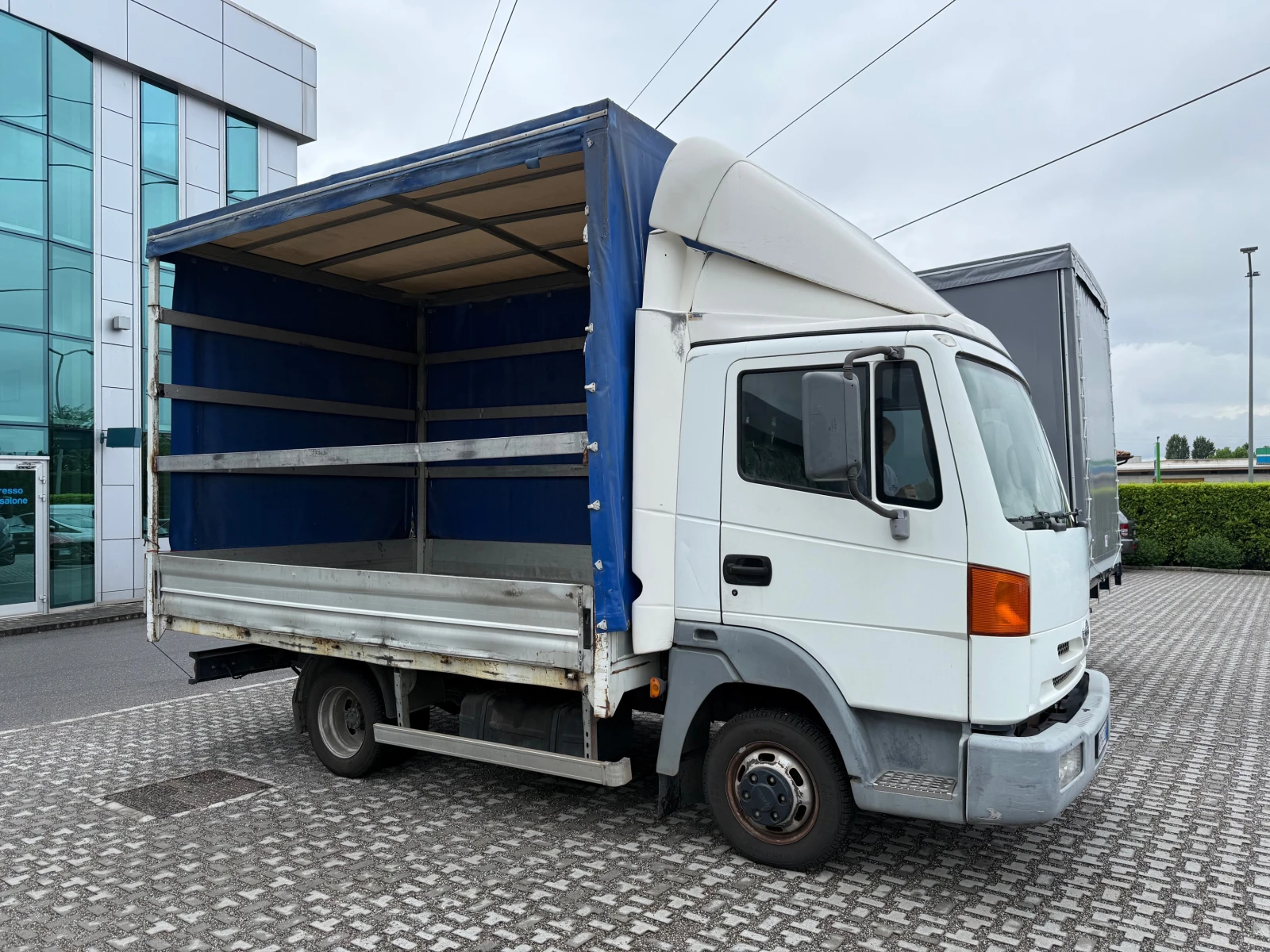 Nissan Atleon ДО 3.5т-60000км!!! - изображение 2