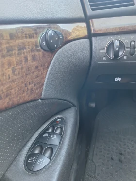 Mercedes-Benz E 200, снимка 9