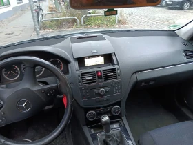 Mercedes-Benz C 200, снимка 12