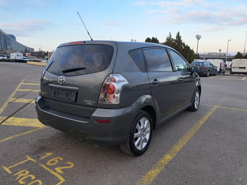 Toyota Corolla verso 1.8* 97000 КМ.* ИТАЛИЯ* TOP* , снимка 5 - Автомобили и джипове - 30086544