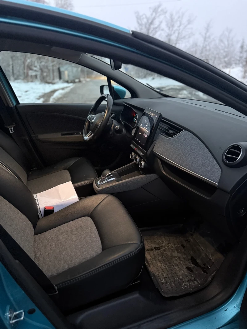 Renault Zoe, снимка 6 - Автомобили и джипове - 48359938