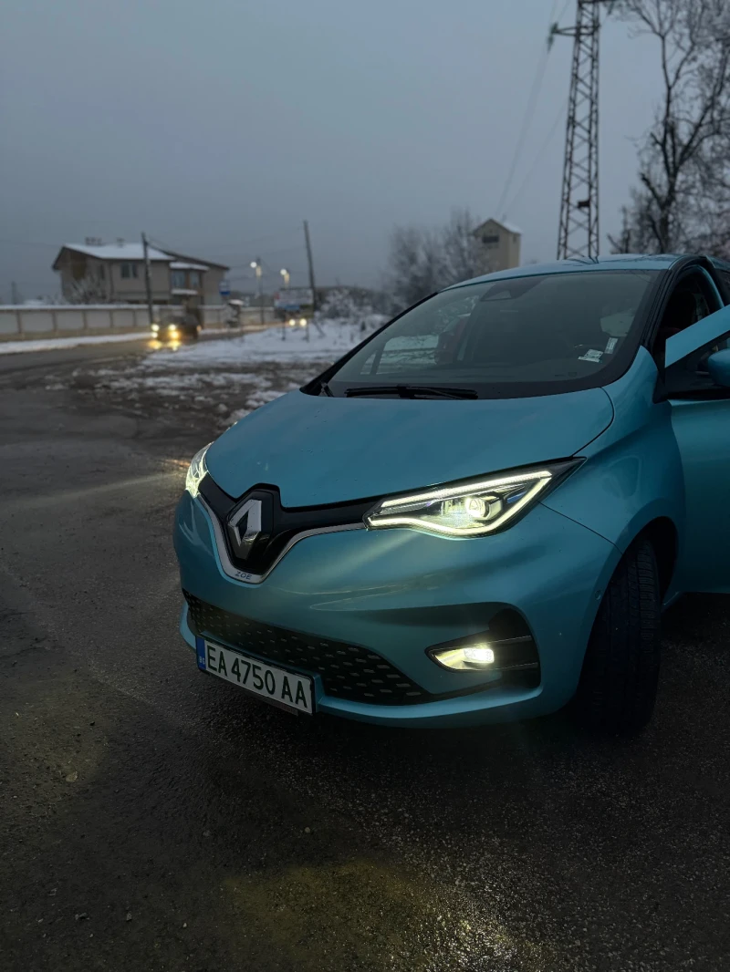 Renault Zoe, снимка 5 - Автомобили и джипове - 48359938