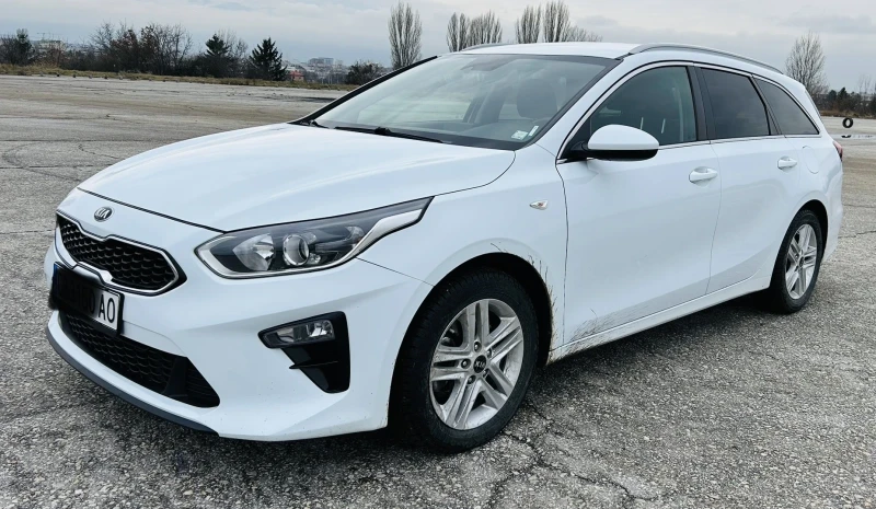 Kia Ceed SW 1.6crdi, снимка 1 - Автомобили и джипове - 48799076