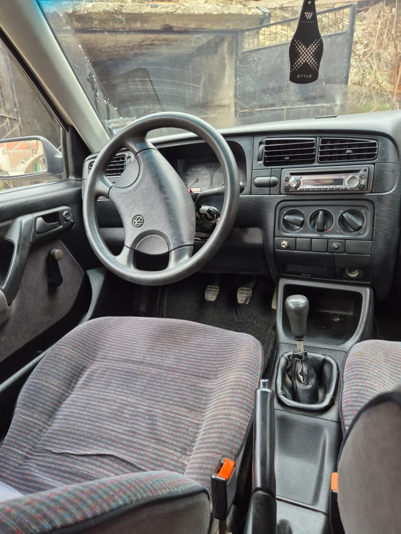 VW Golf, снимка 6 - Автомобили и джипове - 49608143