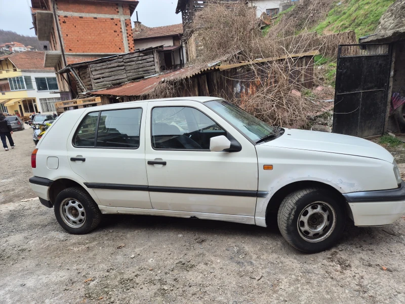 VW Golf, снимка 2 - Автомобили и джипове - 49608143