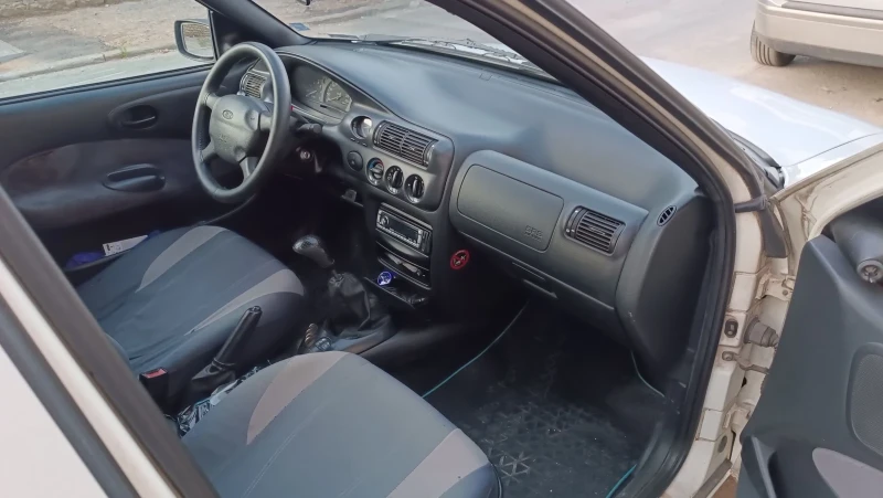 Ford Escort 1.6 / 16V Бензин - Газ LPG, снимка 7 - Автомобили и джипове - 50800744