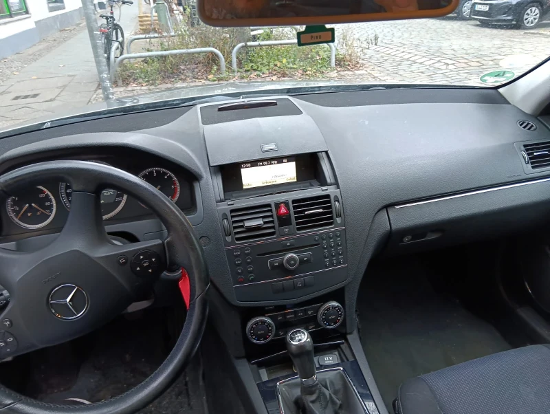 Mercedes-Benz C 200, снимка 12 - Автомобили и джипове - 52848558