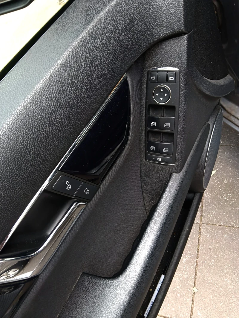 Mercedes-Benz C 200, снимка 13 - Автомобили и джипове - 52848558