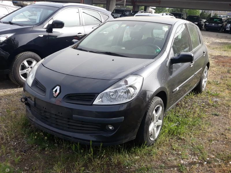 Renault Clio 1.5dci 86 цяла кола за.продаване 2000лв, снимка 1 - Автомобили и джипове - 28845598