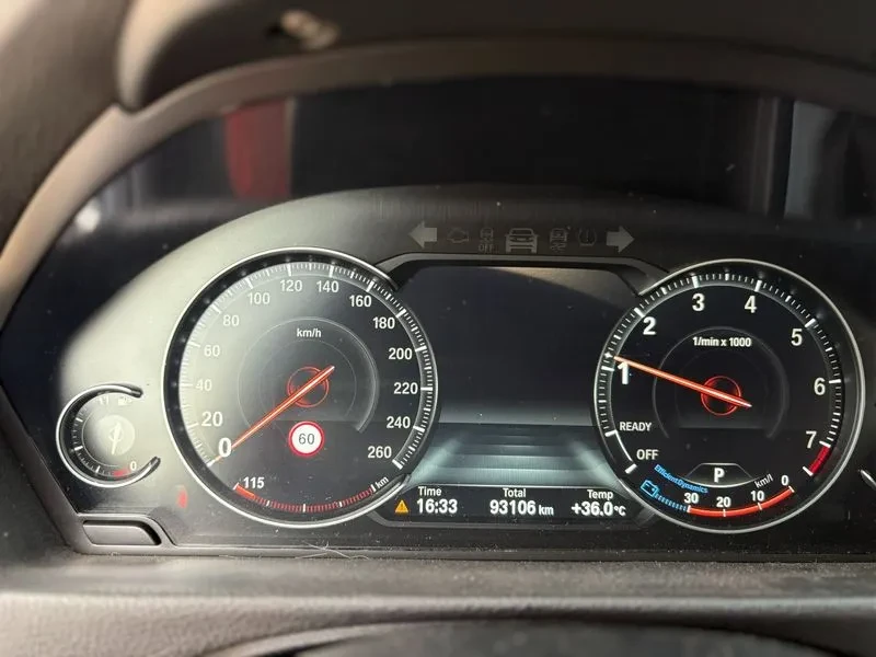 BMW 330 I M Sports Shadow, снимка 8 - Автомобили и джипове - 55132357