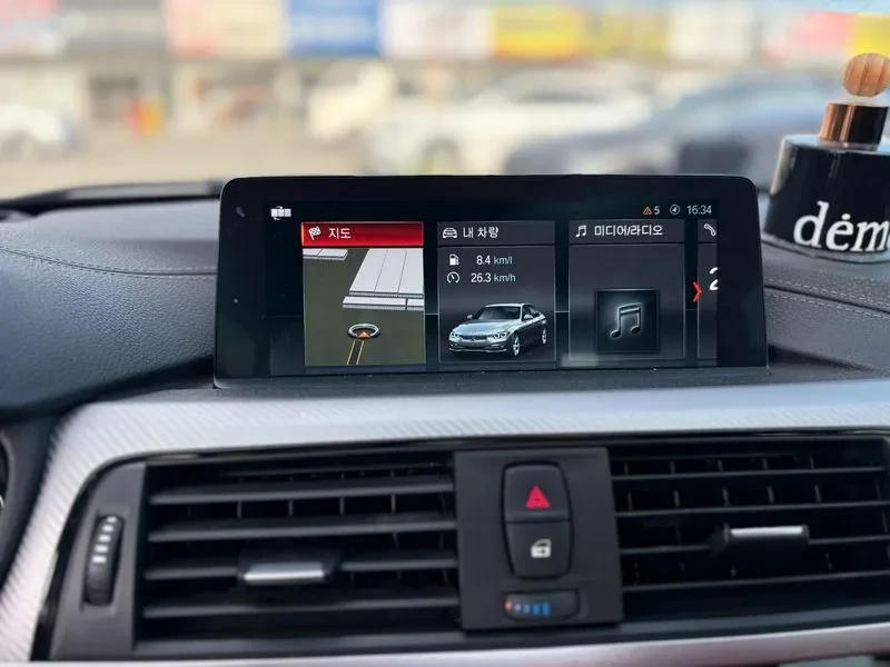 BMW 330 I M Sports Shadow, снимка 14 - Автомобили и джипове - 55132357