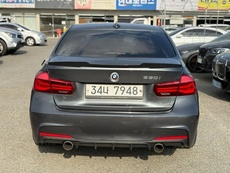 BMW 330 I M Sports Shadow, снимка 4 - Автомобили и джипове - 55132357