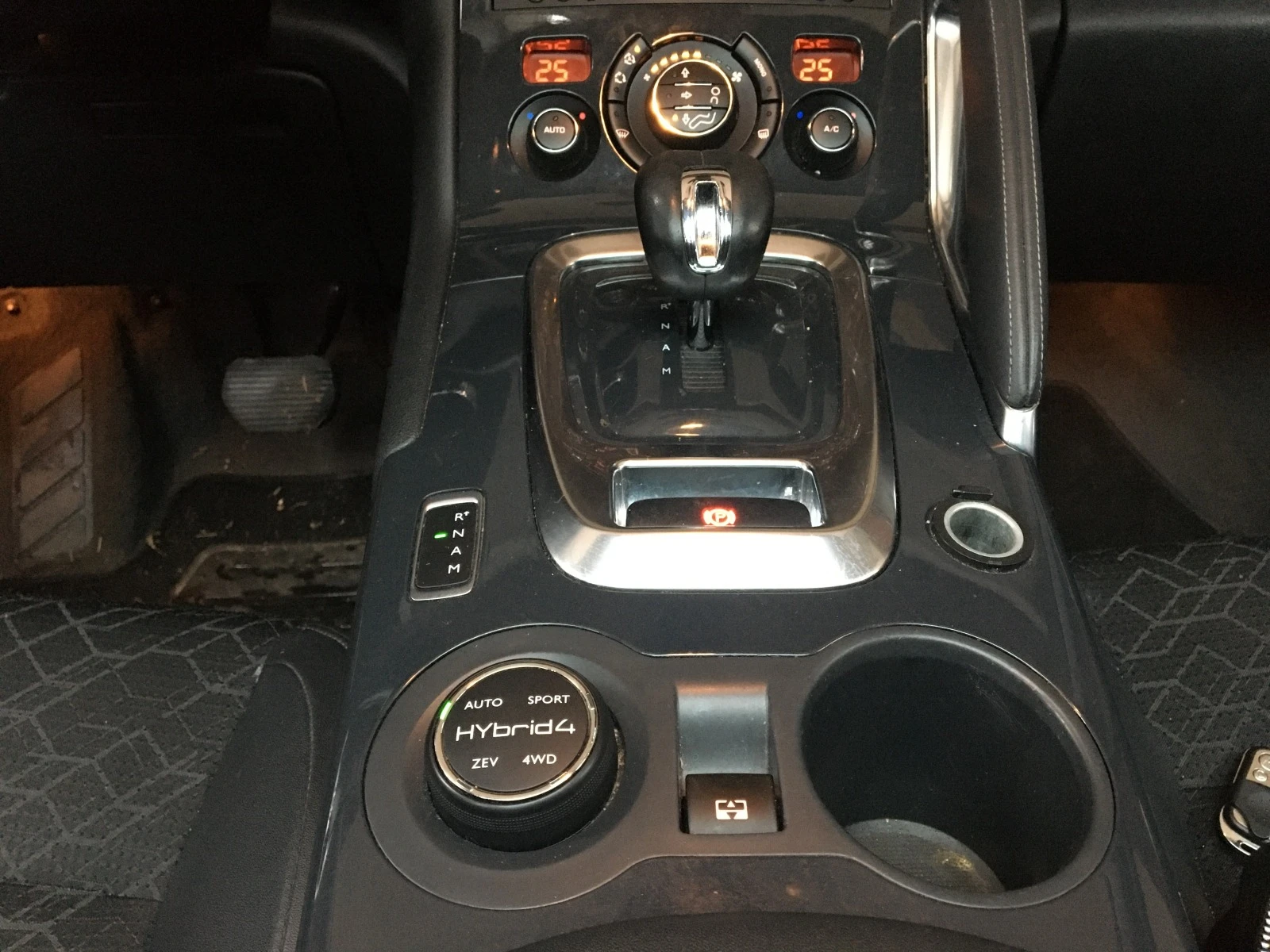Peugeot 3008 2.0HDI, HYBRID | Mobile.bg — изображение 12