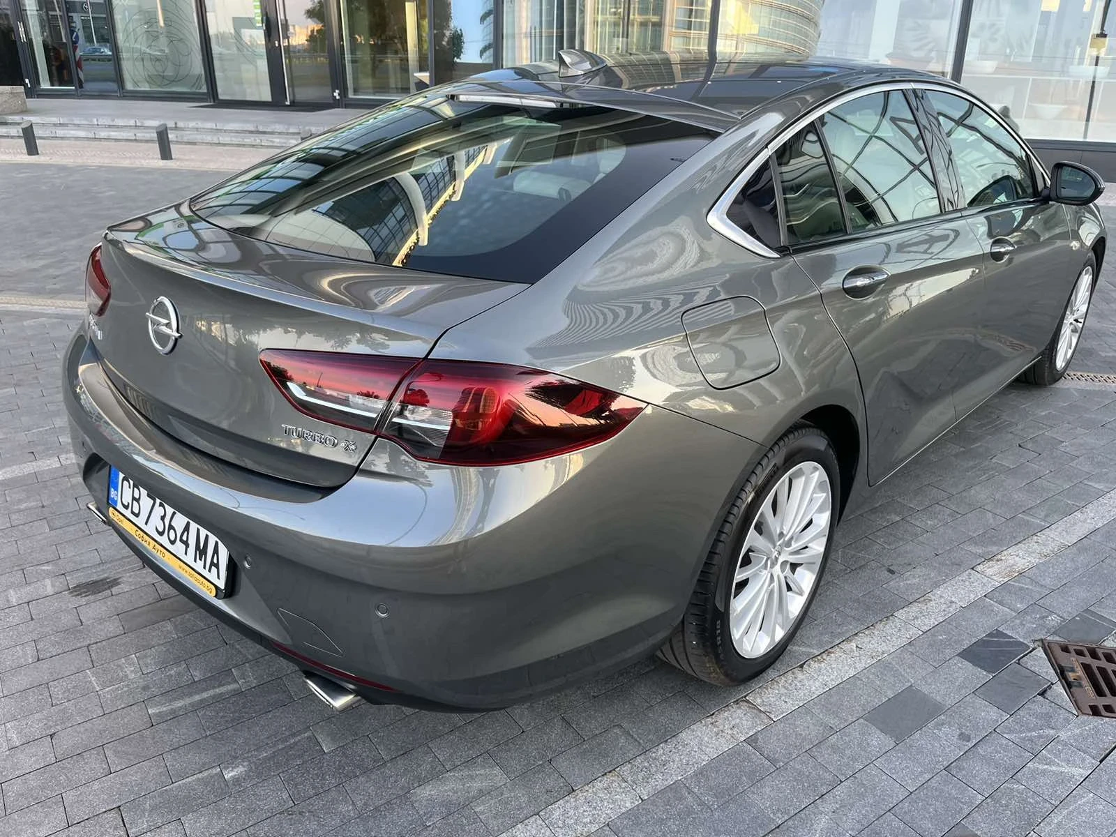 Opel Insignia Grand Sport 2.0T 4x4  - изображение 4