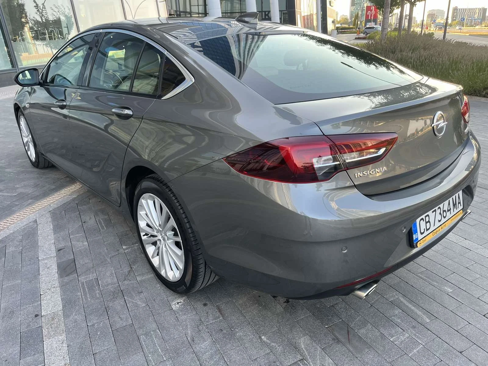 Opel Insignia Grand Sport 2.0T 4x4  - изображение 5