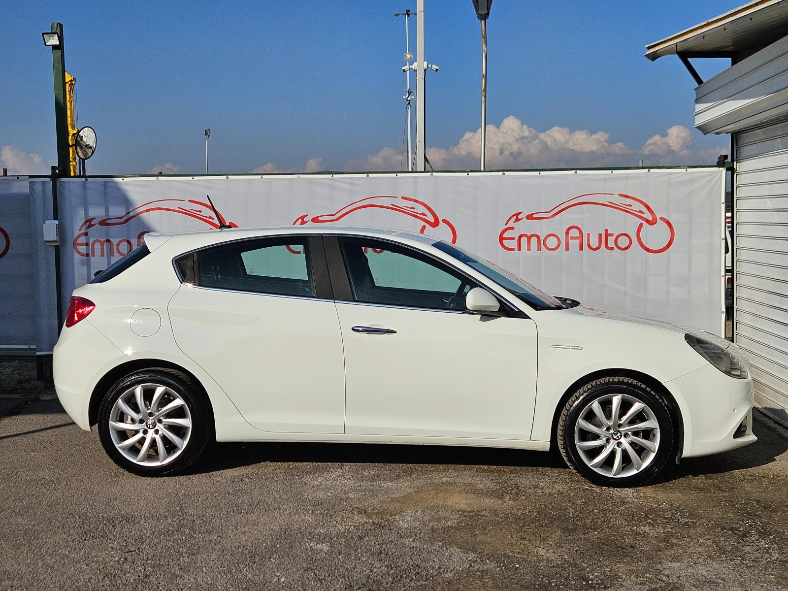 Alfa Romeo Giulietta 1.6JTDm-2/120к.с/6ск/LED/NAVI/БЛУТУТ/EURO 6B/ТОП - изображение 2