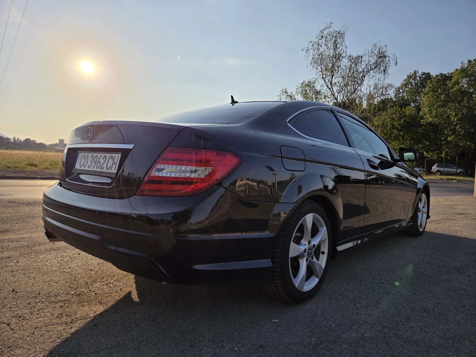 Mercedes-Benz C 250 Купе/AMG/Уникална/Панорамен таван - изображение 6