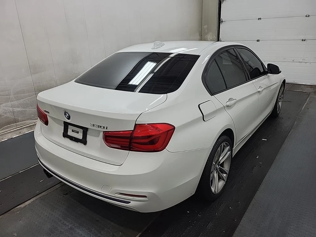 BMW 330 * 330I XDRIVE * CARFAX * ЦЕНА ДО БЪЛГАРИЯ - изображение 3