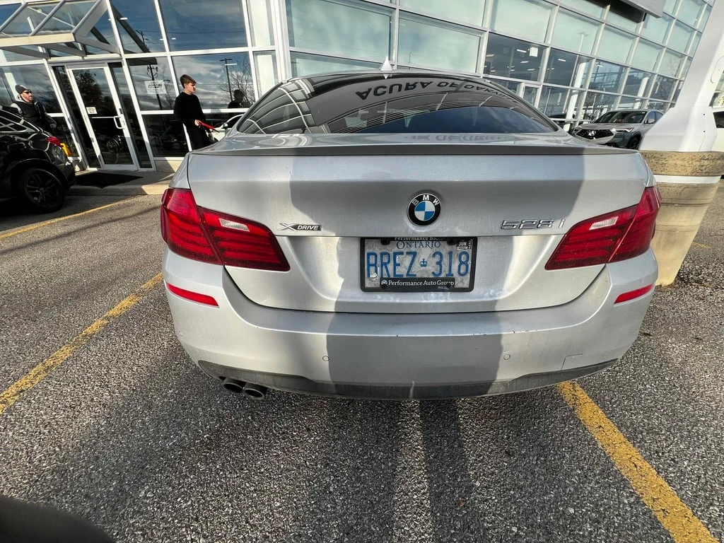 BMW 528 * 528i xDrive * CARFAX * БЕЗ ПЪРВОНАЧАЛНА ВНОСКА - изображение 4