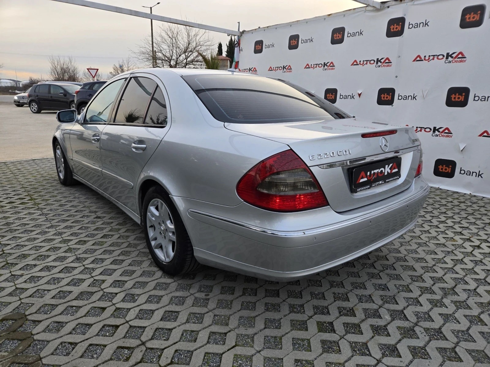 Mercedes-Benz E 220 EVO= 2.2CDI-170кс= АВТОМАТ= КСЕНОН= КОЖА= НАВИ - изображение 5