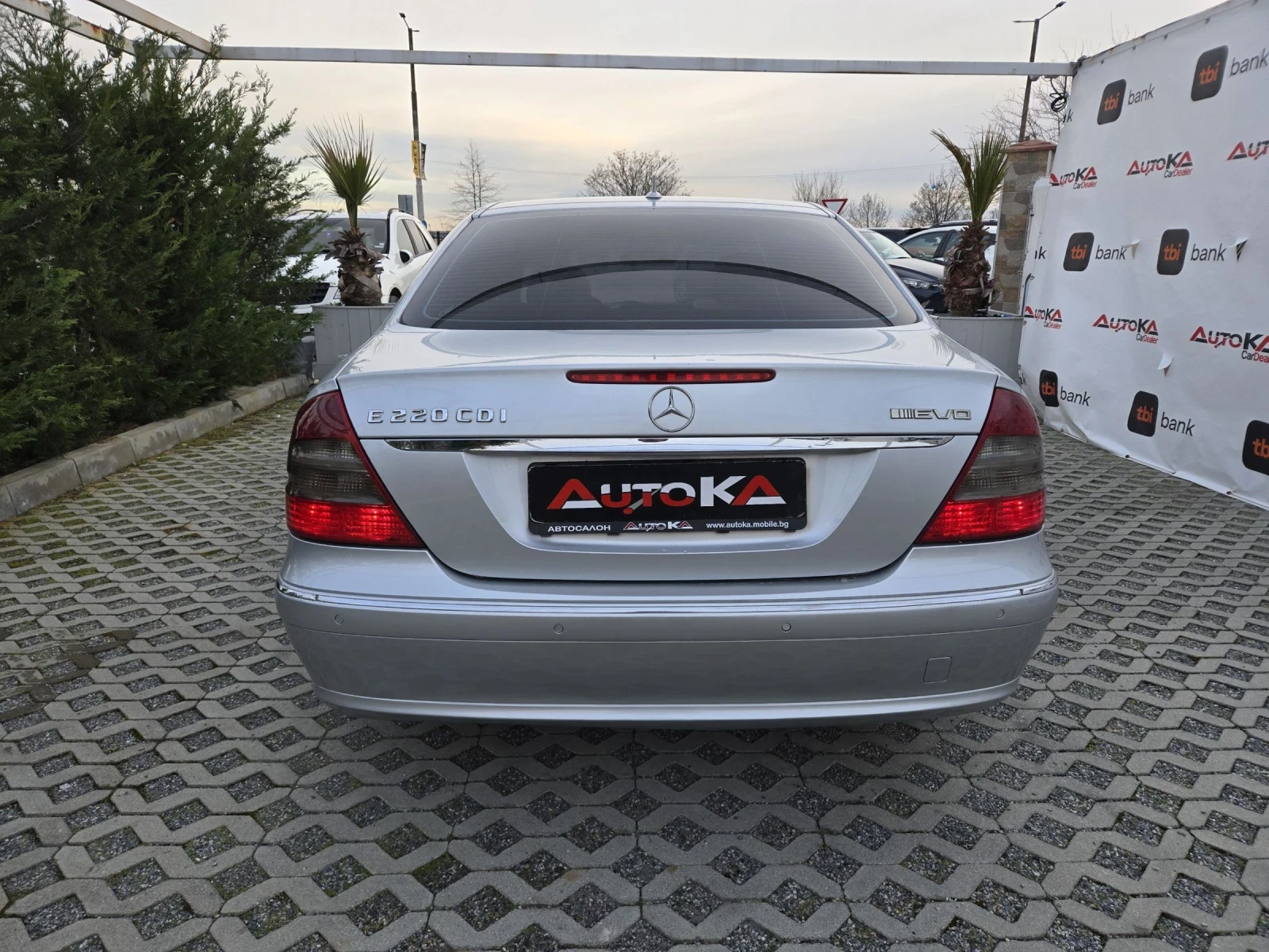 Mercedes-Benz E 220 EVO= 2.2CDI-170кс= АВТОМАТ= КСЕНОН= КОЖА= НАВИ - изображение 4