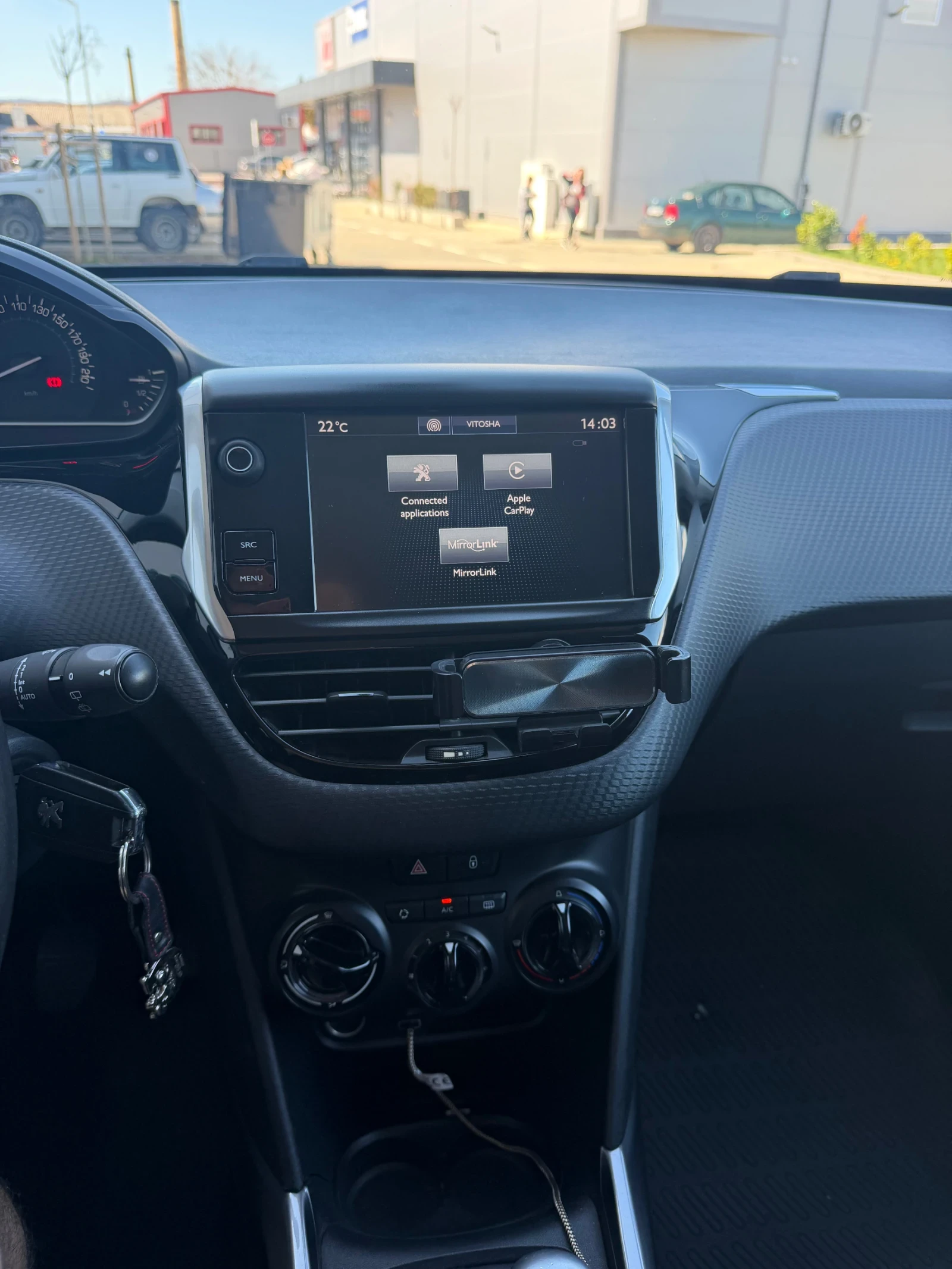 Peugeot 2008 1.6 E- BlueHDi , снимка 9 - Автомобили и джипове - 53655040