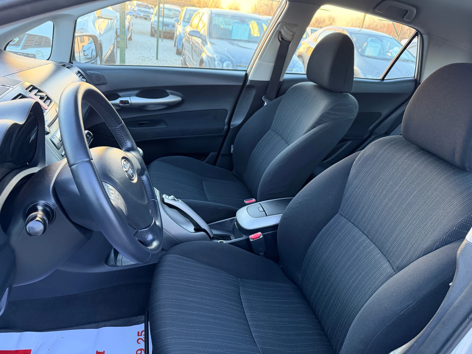 Toyota Auris 1.4D4D/90p.s-Klima/5 vrati - изображение 8