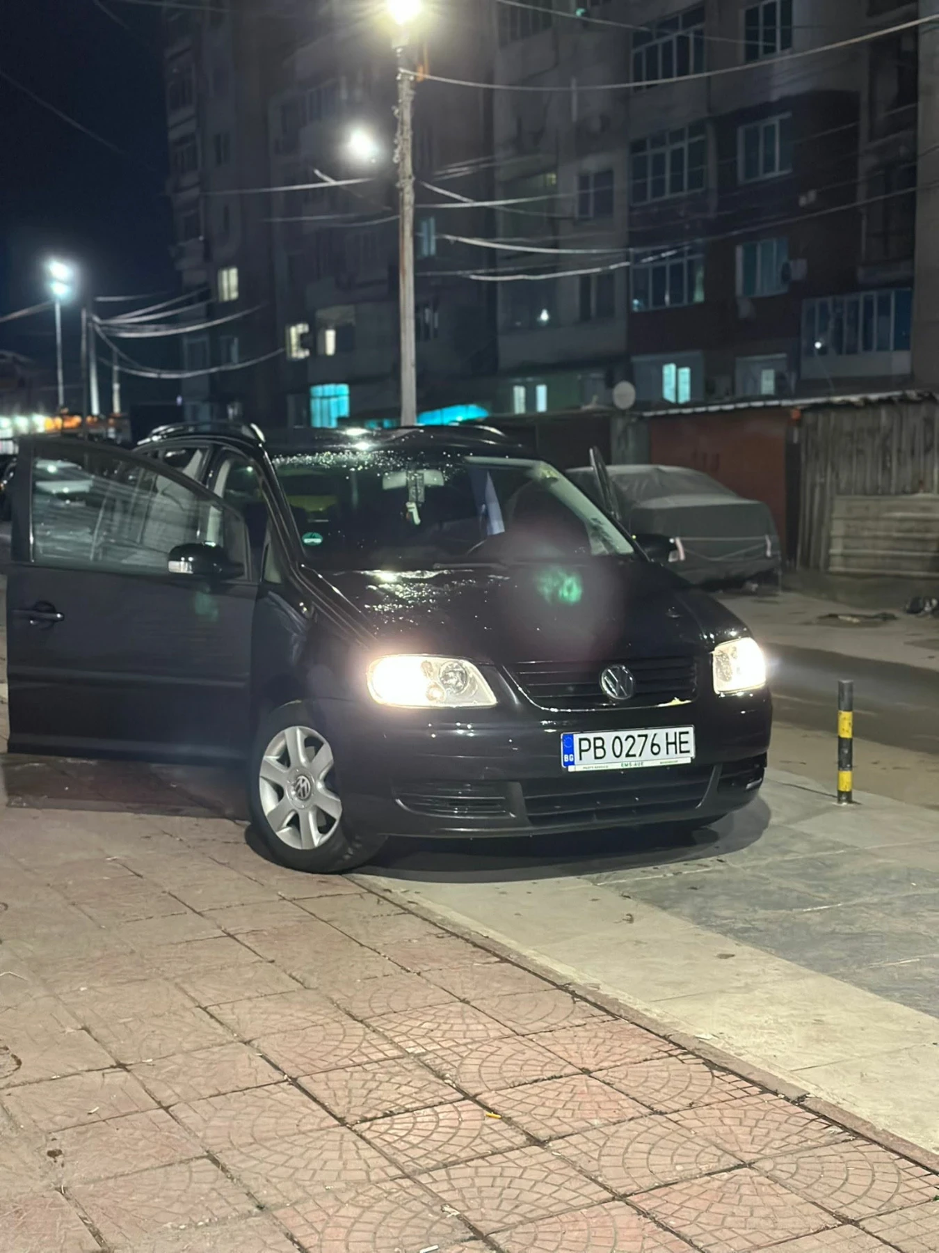 VW Touran, снимка 3 - Автомобили и джипове - 53839744