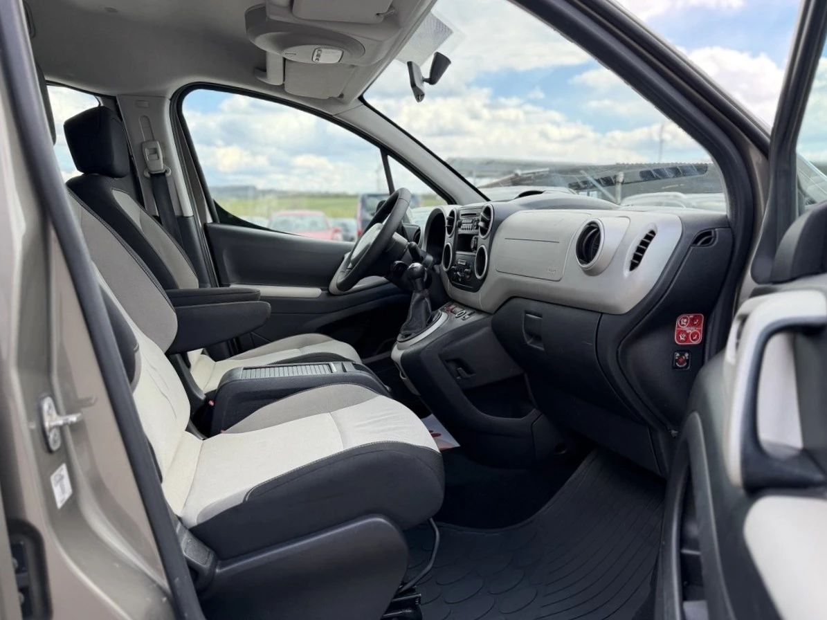 Peugeot Partner 1.6 HDi , снимка 13 - Автомобили и джипове - 54140452