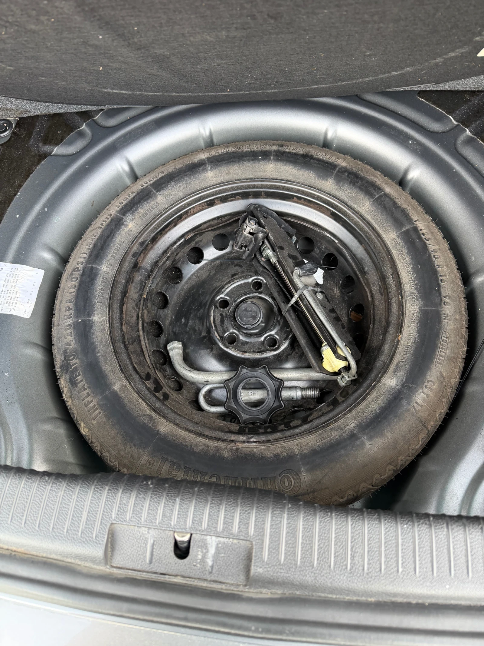 VW Golf 1.9 TD Automatic , снимка 15 - Автомобили и джипове - 54195904