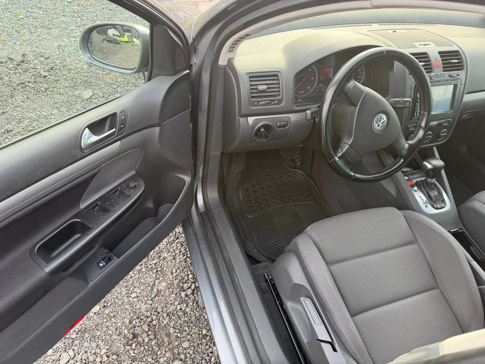 VW Golf 1.9 TD Automatic , снимка 11 - Автомобили и джипове - 54195904