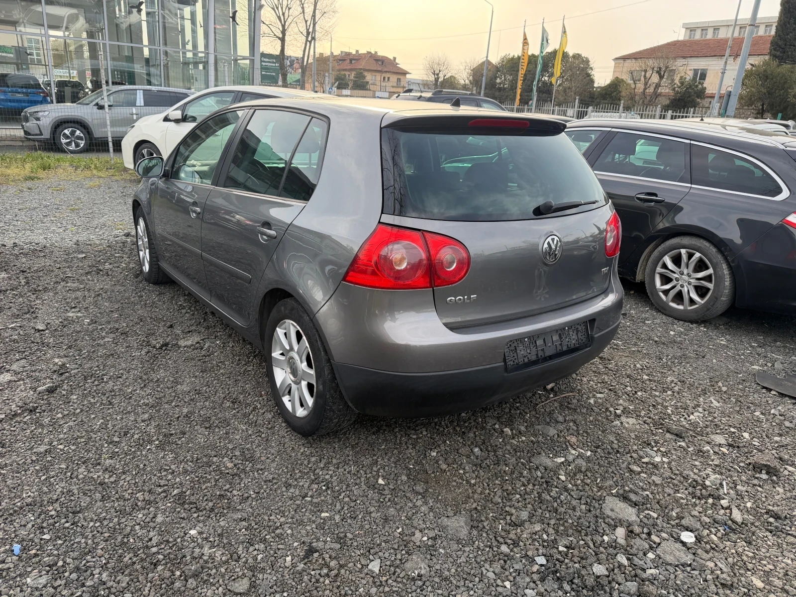 VW Golf 1.9 TD Automatic , снимка 5 - Автомобили и джипове - 54195904