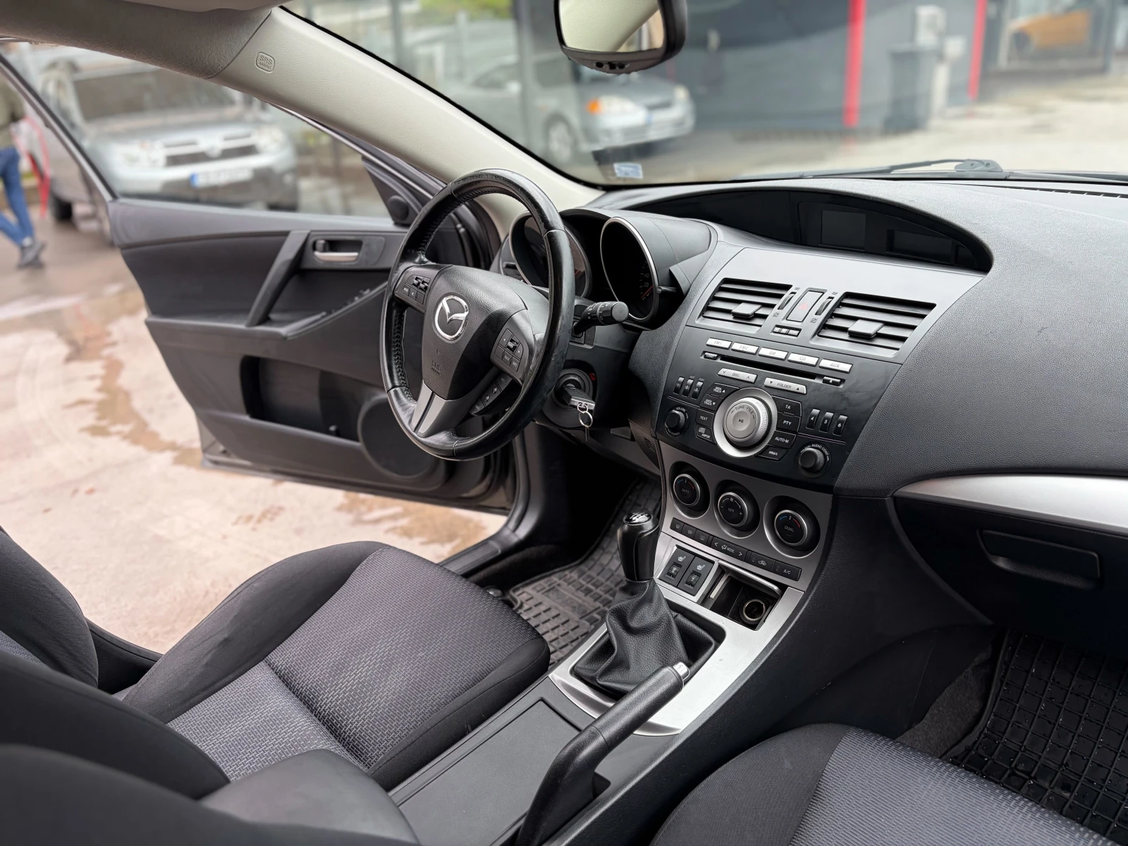 Mazda 3, снимка 8 - Автомобили и джипове - 54584972