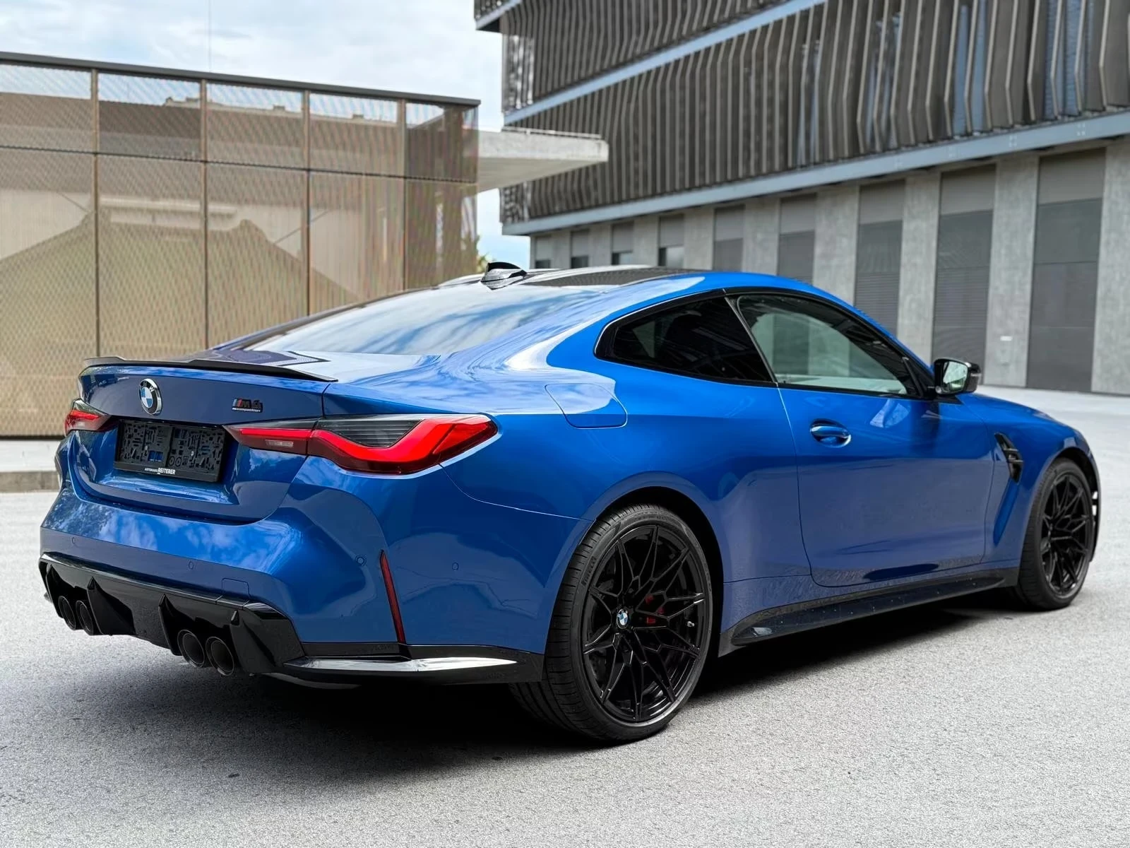 BMW M4 Coupe* xDrive* Competition* Carbo* Laser, снимка 4 - Автомобили и джипове - 54956631