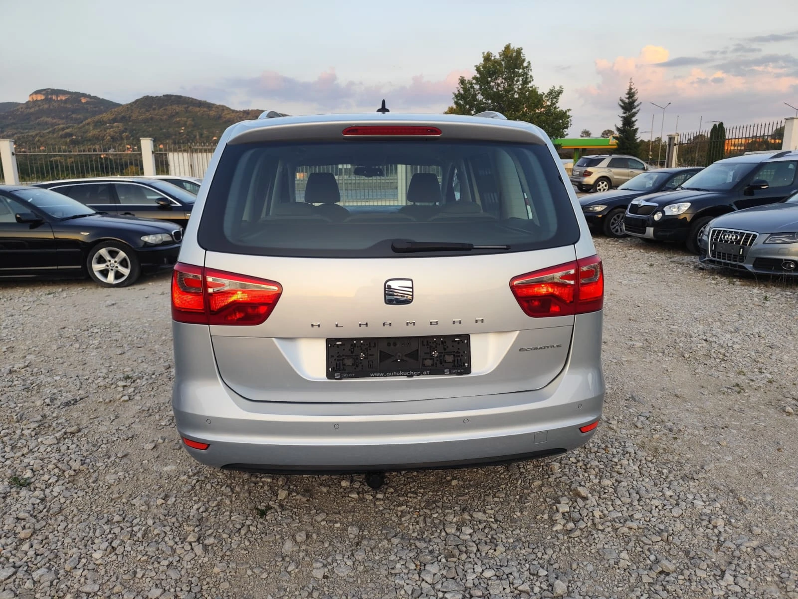 Seat Alhambra 2.0 дизел Автомат, снимка 7 - Автомобили и джипове - 55070273
