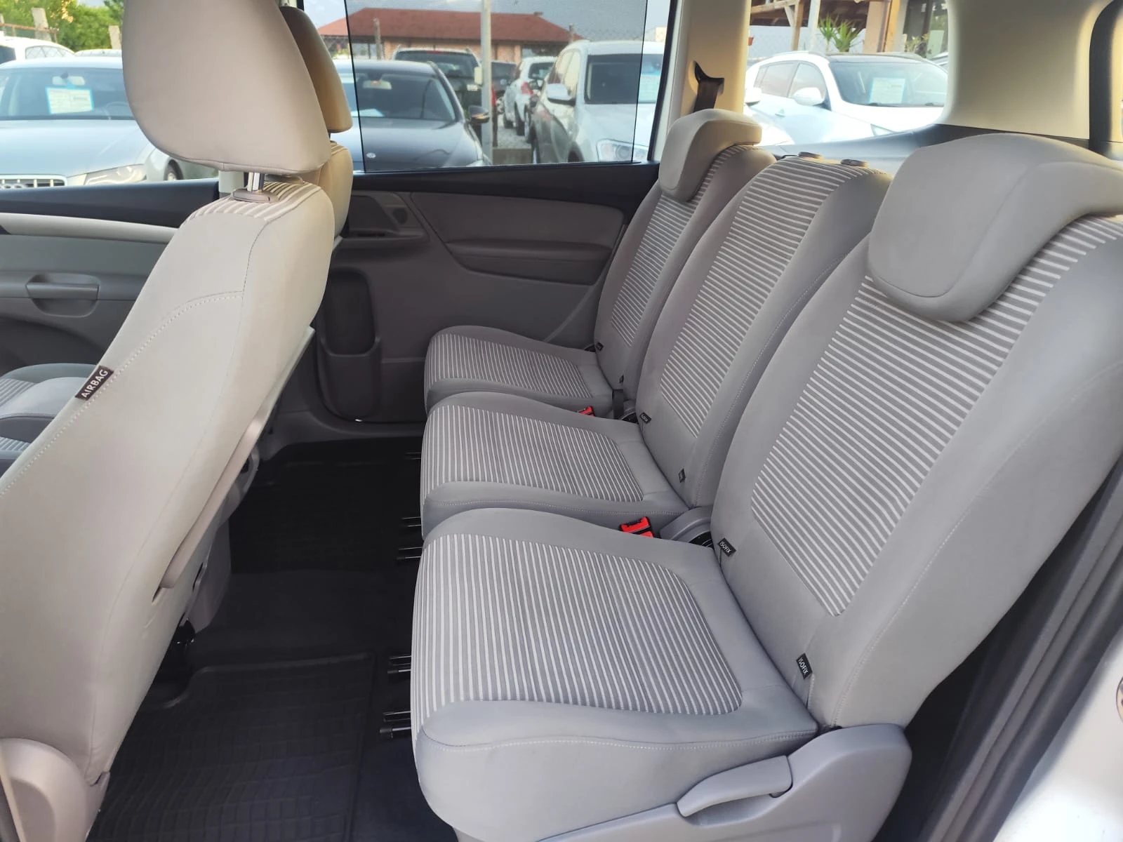 Seat Alhambra 2.0 дизел Автомат, снимка 15 - Автомобили и джипове - 55070273