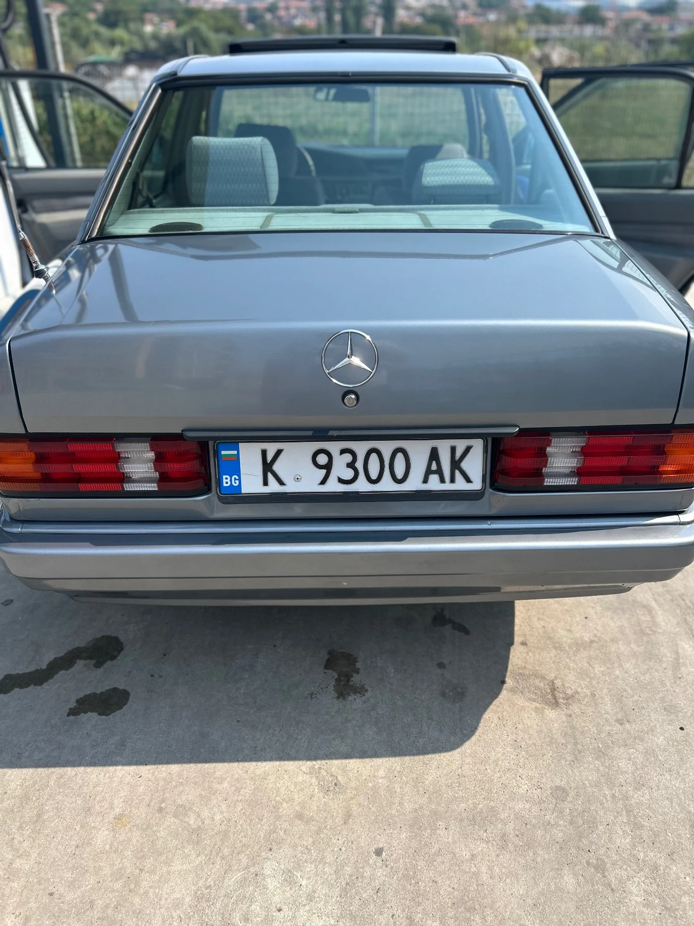 Mercedes-Benz 190 2.0, снимка 8 - Автомобили и джипове - 55720444