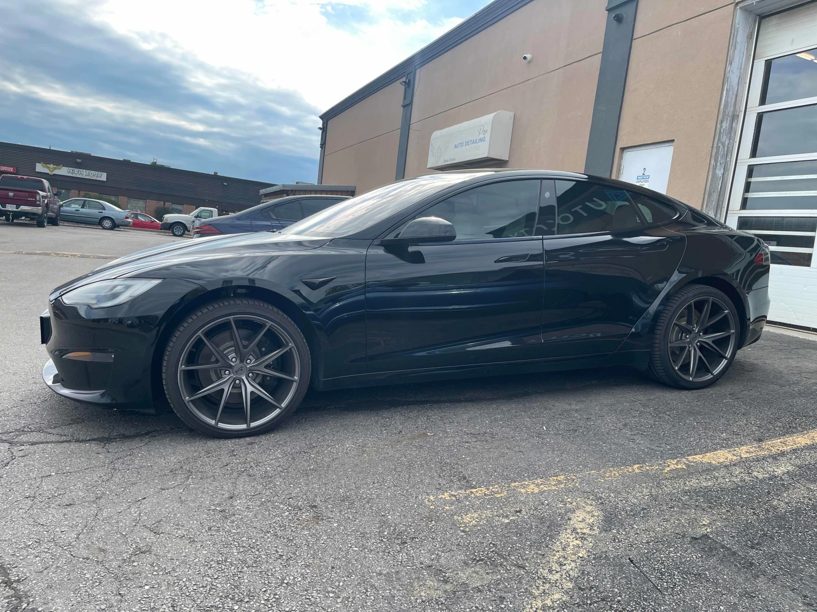 Tesla Model S Plaid | CARFAX | АВТОФИНАНСИРАНЕ, снимка 3 - Автомобили и джипове - 55960922