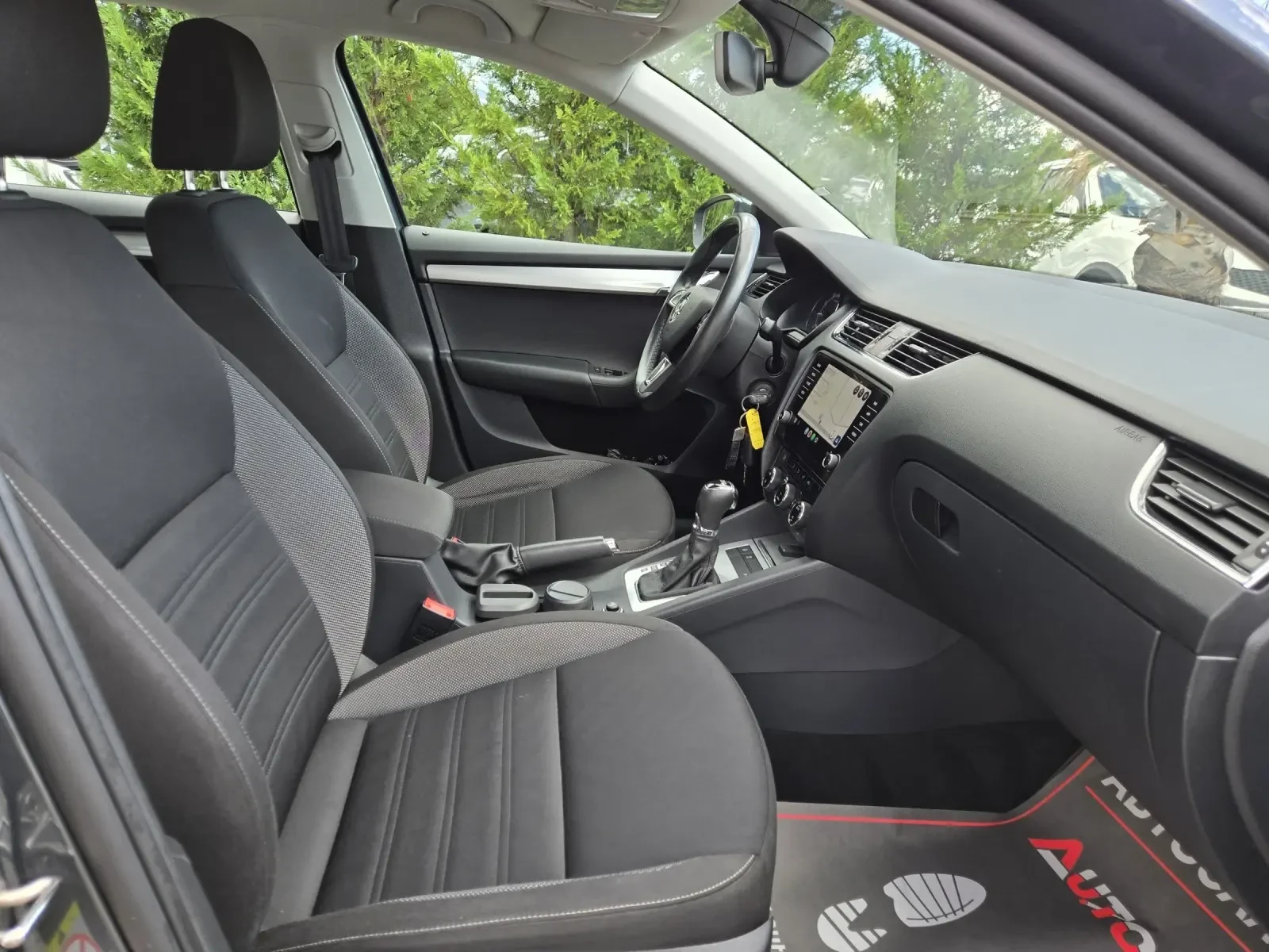 Skoda Octavia 1.5G-Tec-131кс= АВТОМАТ= CAR PLAY= DISTR= КАТО НОВ, снимка 15 - Автомобили и джипове - 55980727